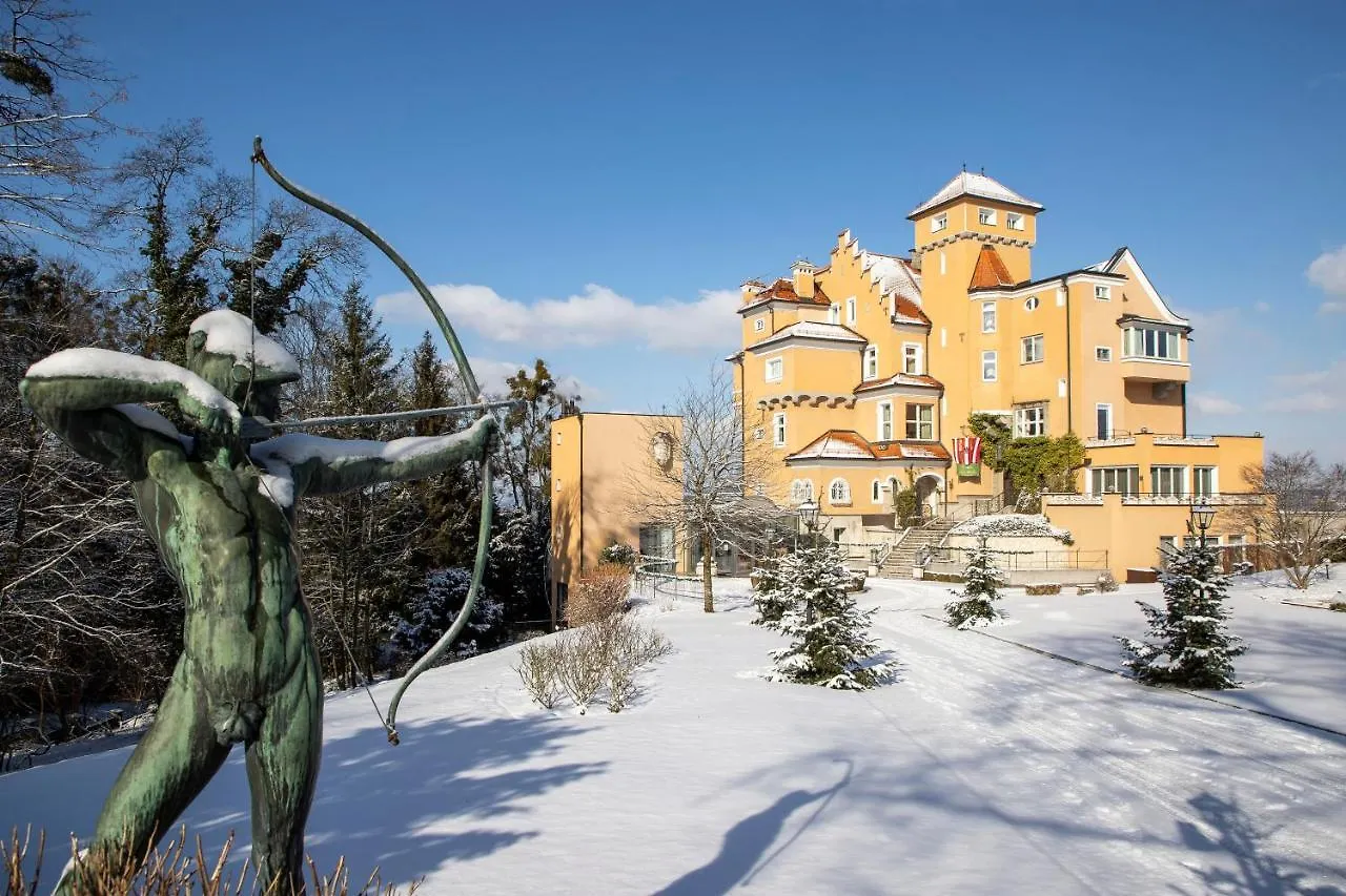 *****  Hotel Schloss Moenchstein Зальцбург Австрия