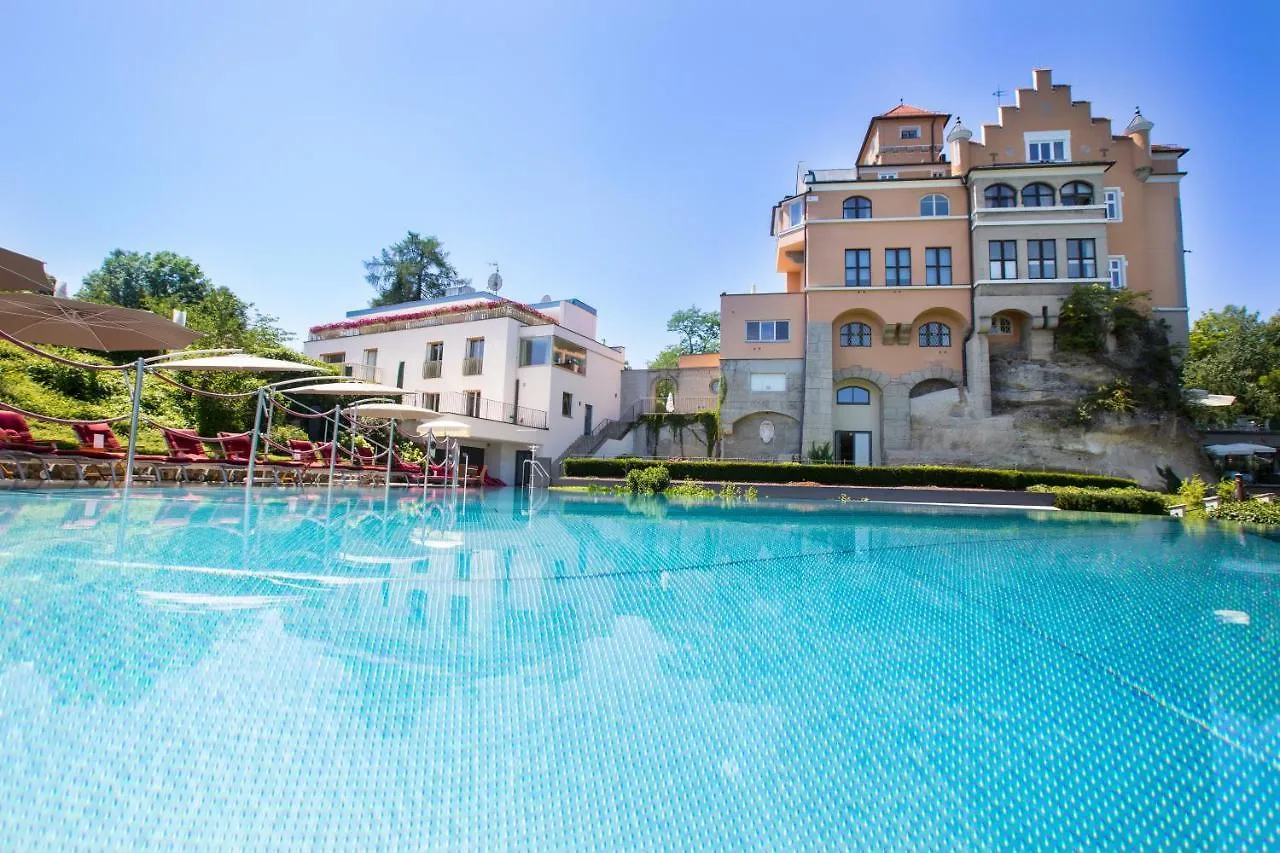 *****  Hotel Schloss Moenchstein Solnohrad Rakousko