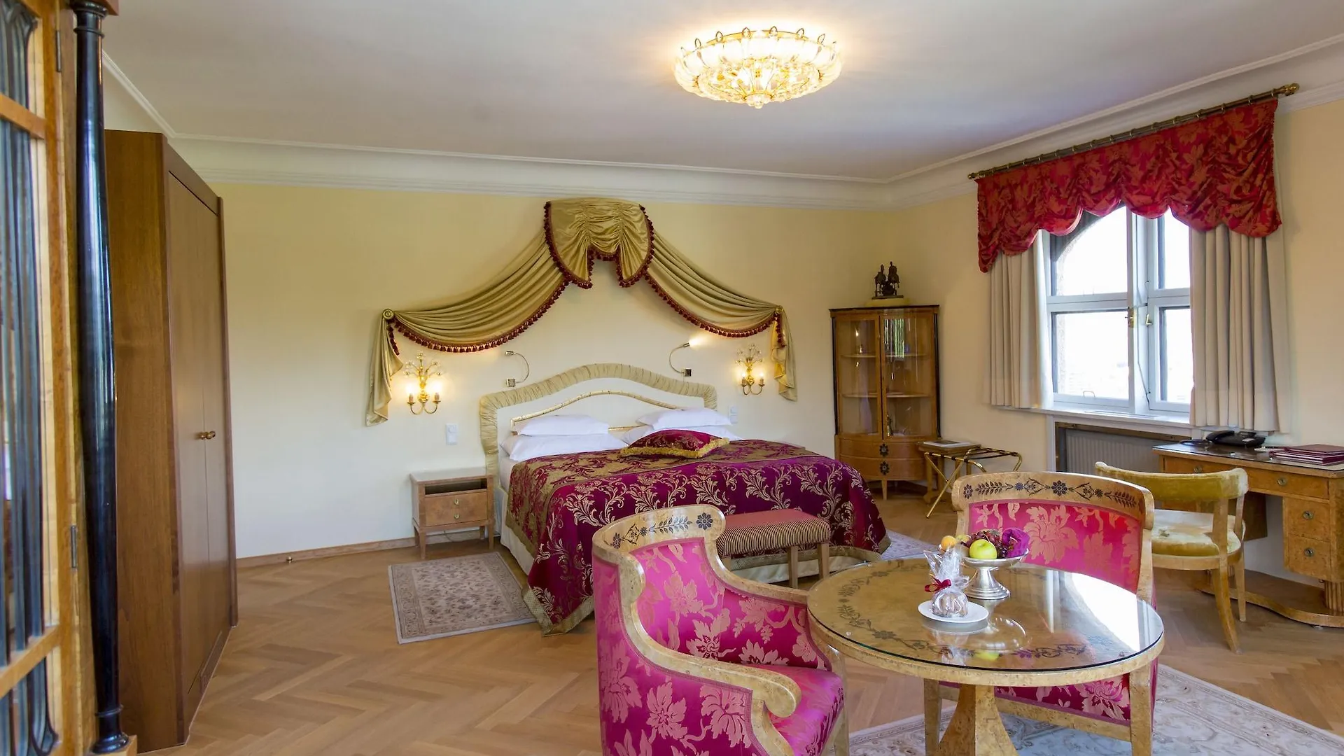 *****  Hotel Schloss Moenchstein Salzburgo Austria